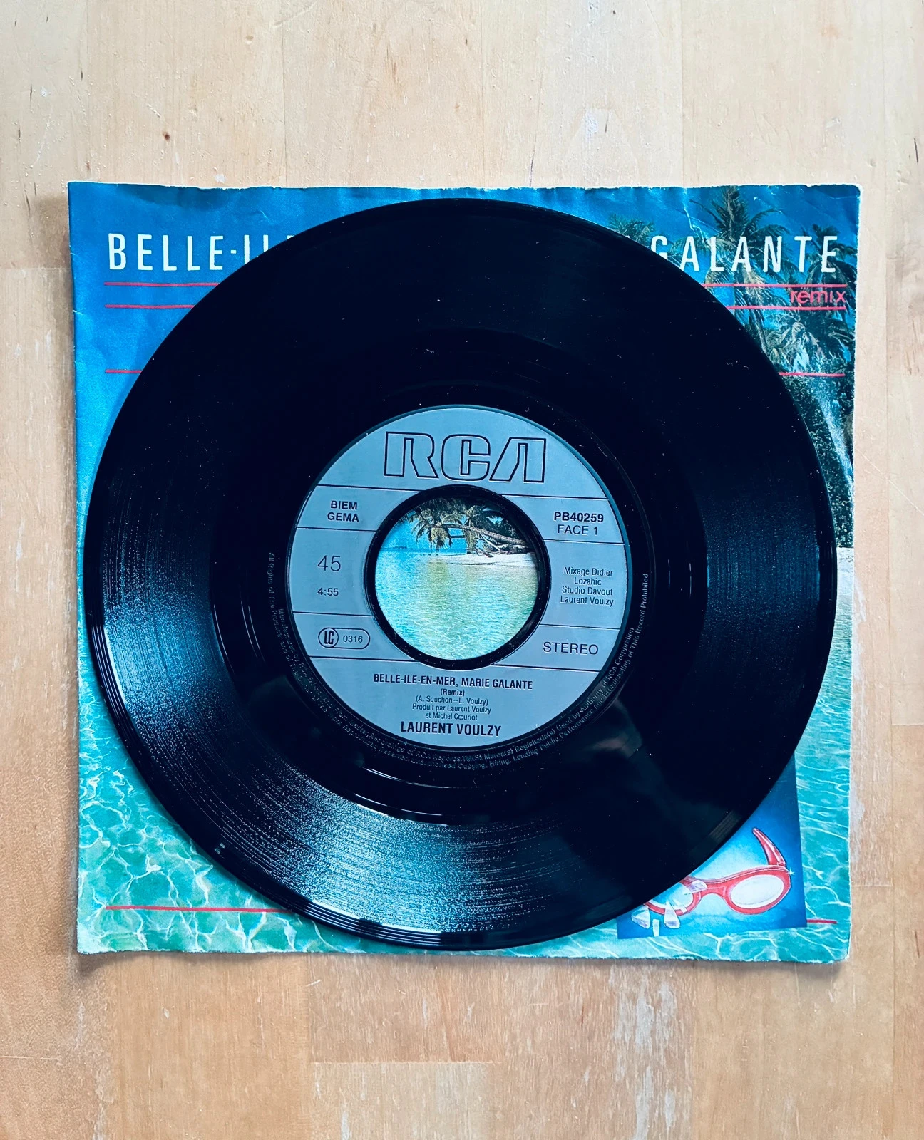 45T vinyl record Laurent Voulzy Belle Île en mer and Les nuits sans Kim Wilde. – photo 3